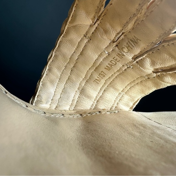 Alice & Olivia women’s Tenley raffia & leather wedge - Picture 6 of 7